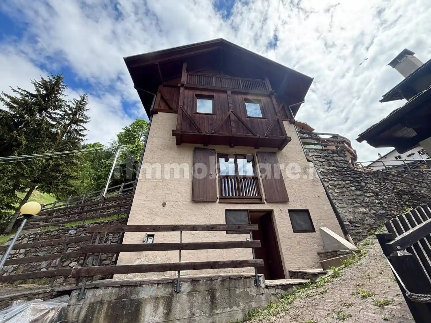 Casa indipendente in vendita a Pellizzano