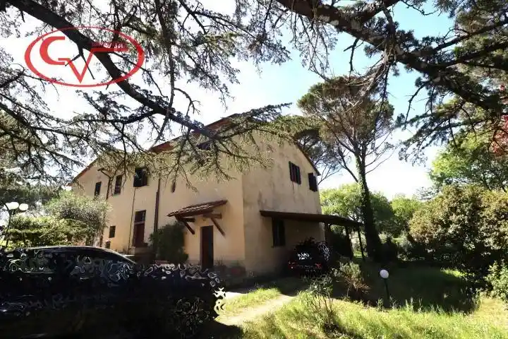 Casa indipendente in vendita a Bucine