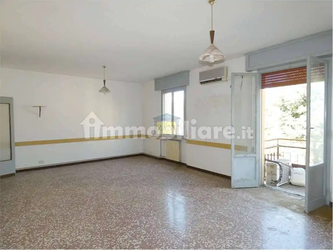 Palazzo - Edificio in vendita a Salsomaggiore Terme