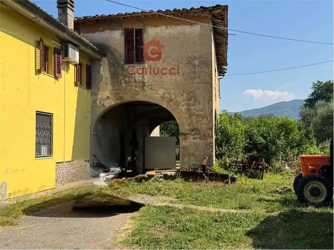 Rustico - Casale in vendita a Pescia