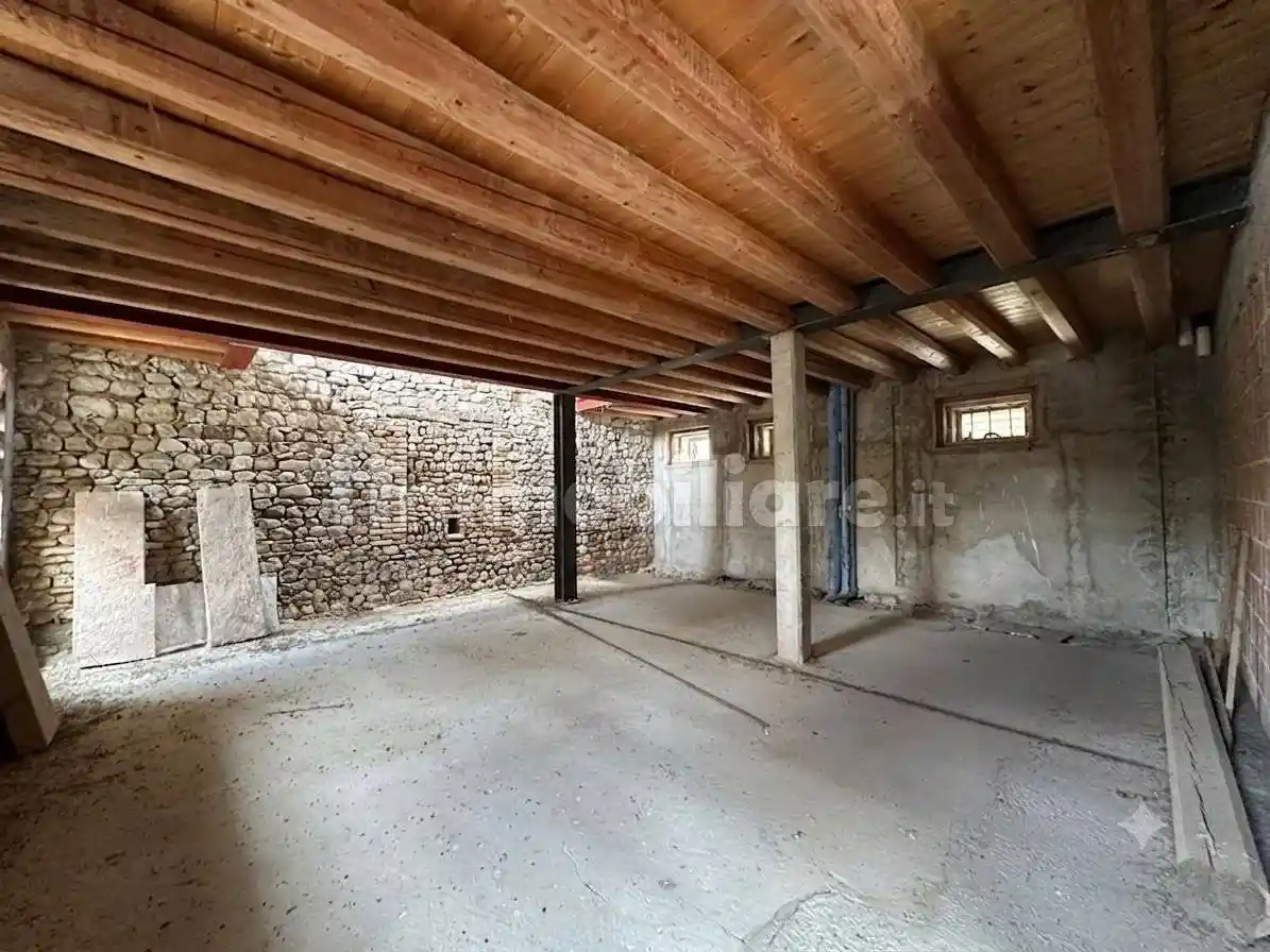 Rustico - Casale in vendita a Colle Umberto