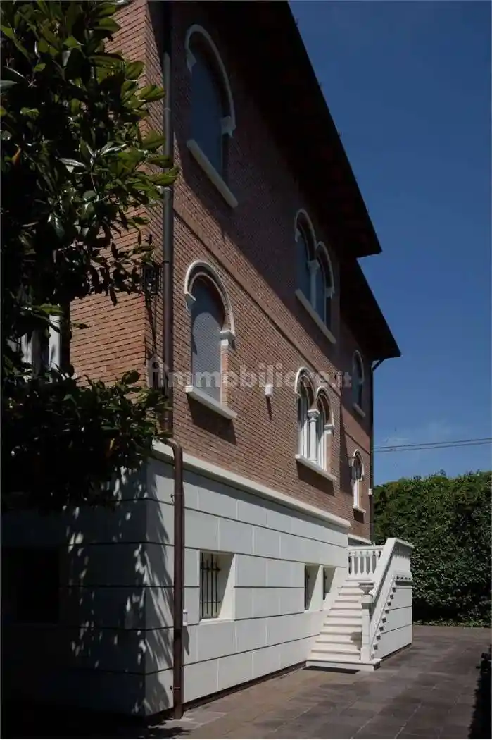 Villa in vendita a Modena