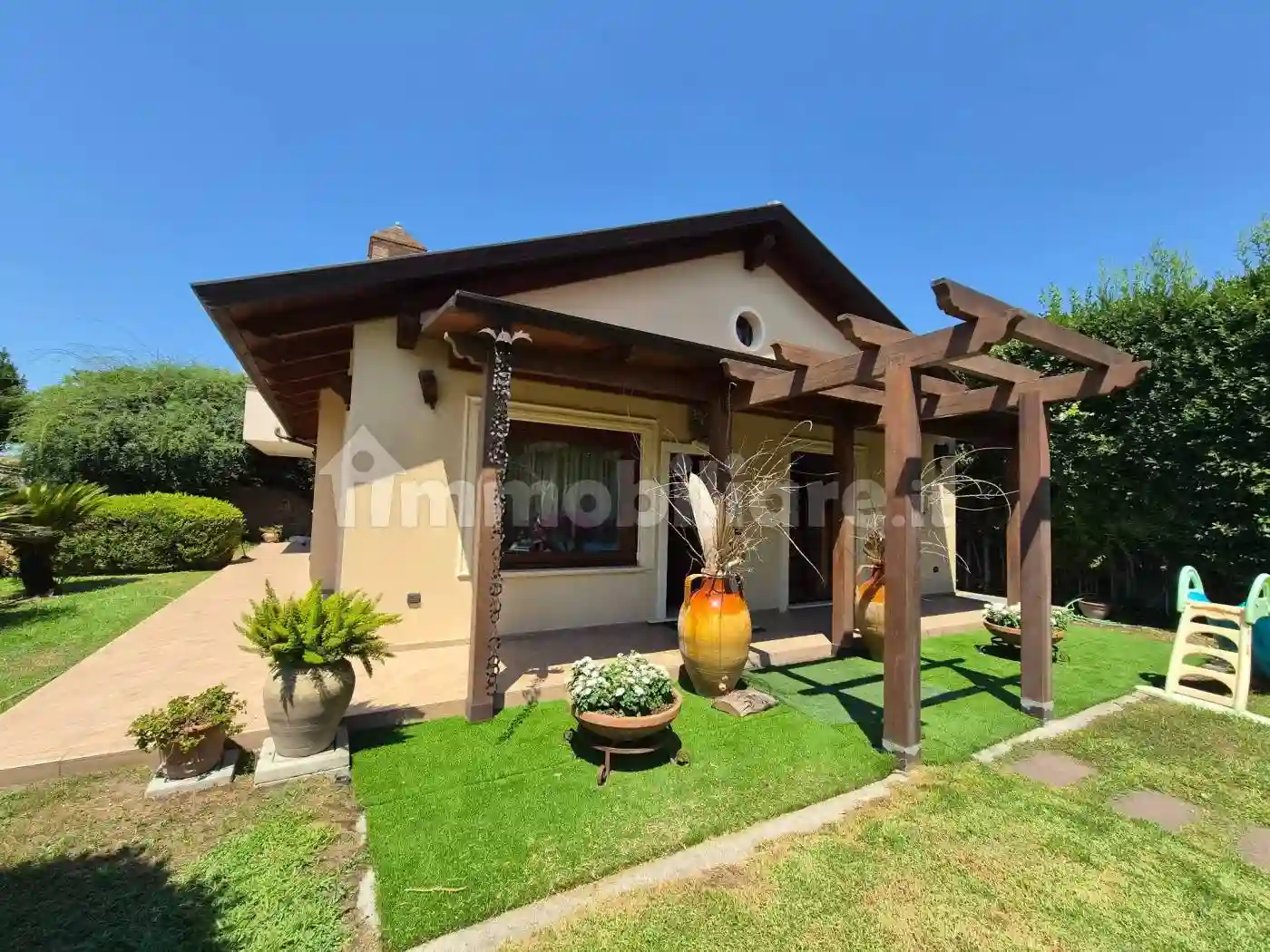 Villa - foto 2