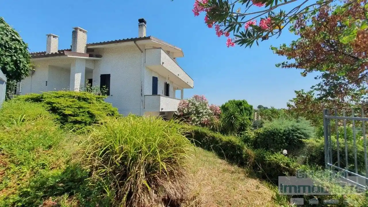 Villa in vendita a Montefelcino