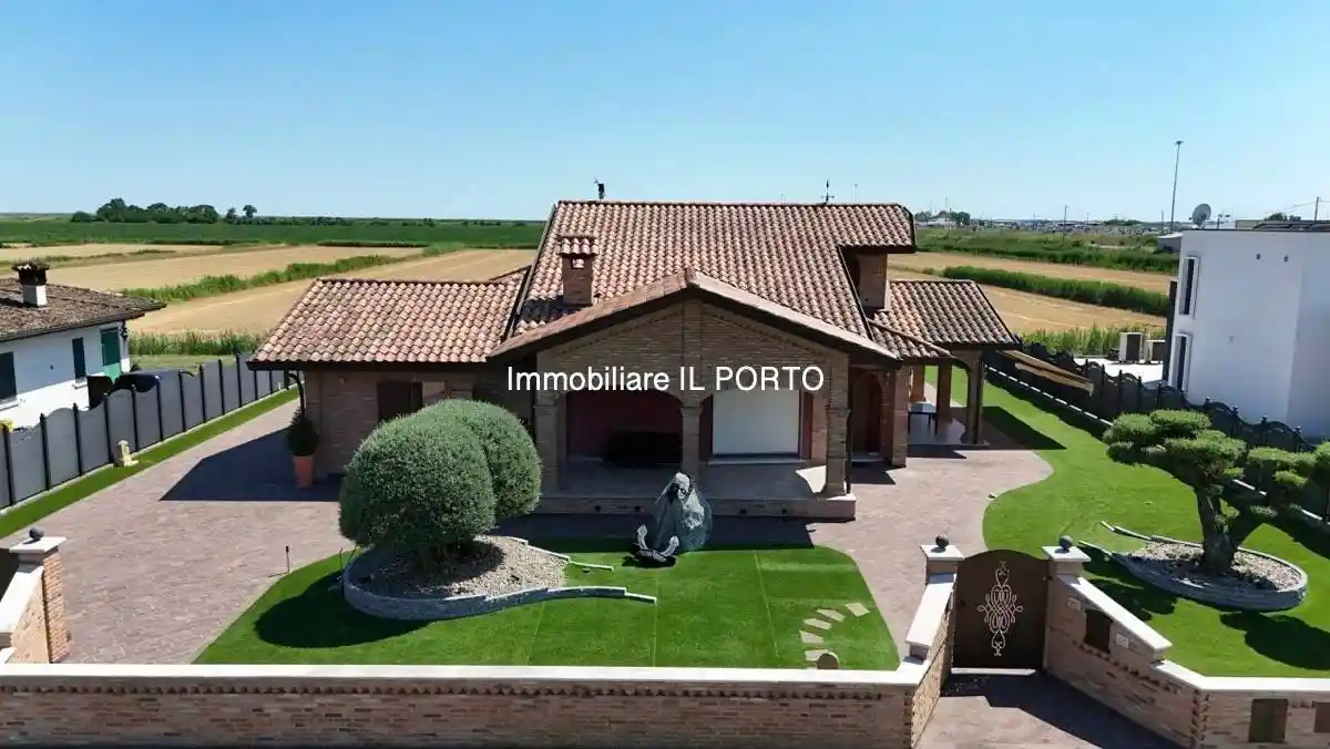 Villa in vendita a Goro
