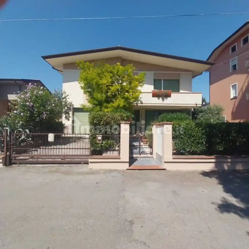 Villa in vendita a Sassofeltrio