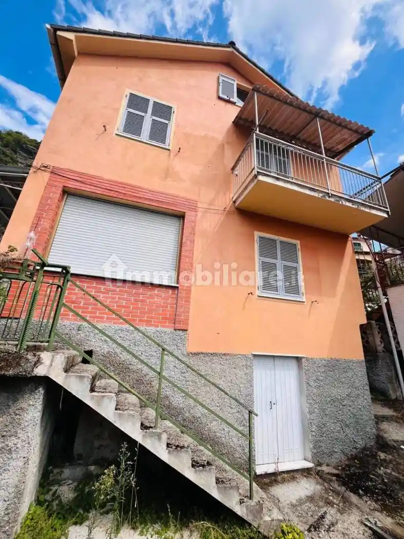 Villa in vendita a Lumarzo