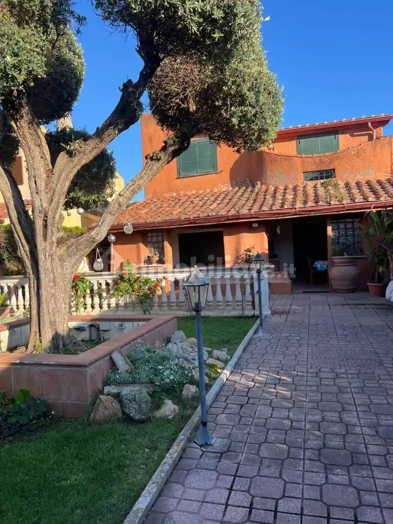 Villa in affitto a Ardea