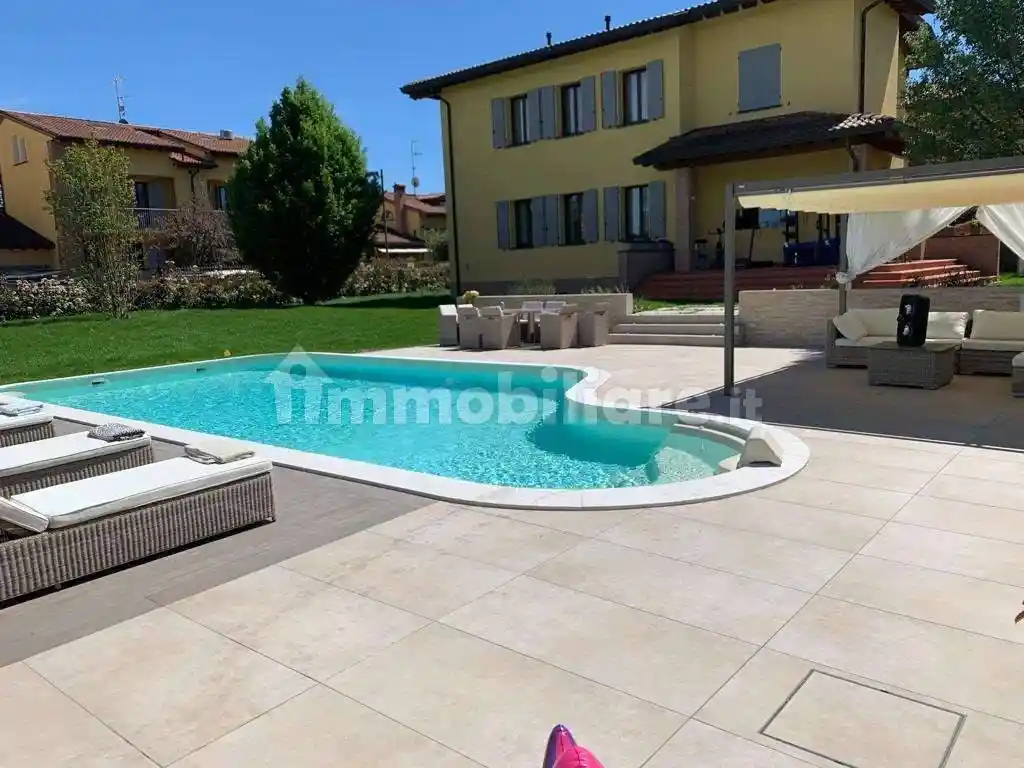 Villa in affitto a Parma