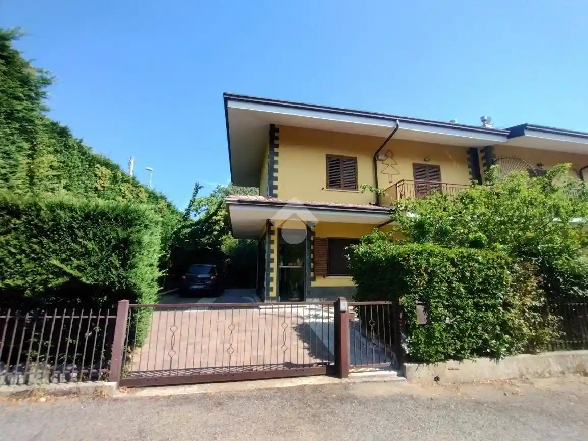 Villa in vendita a Cerisano