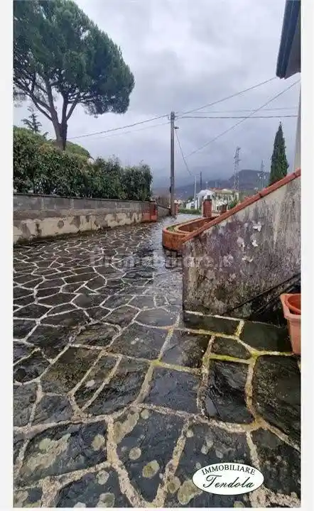 Casa indipendente in vendita a Sarzana