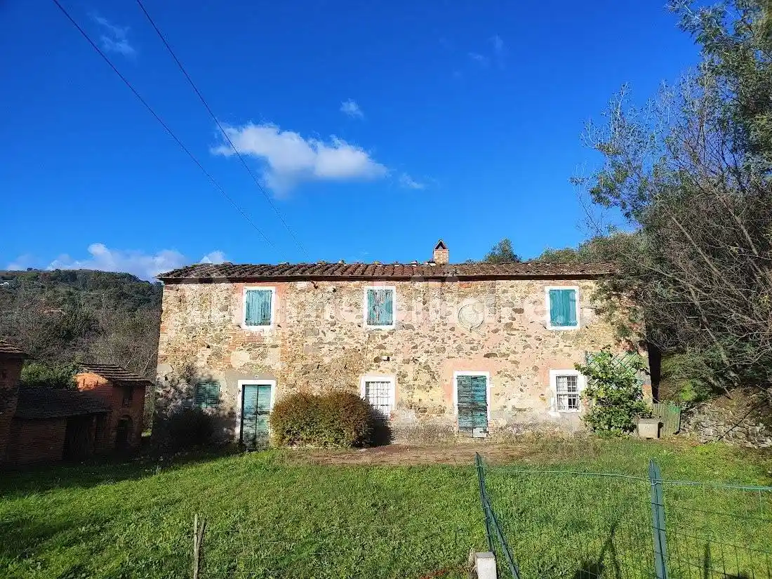 Rustico - Casale in vendita a Montecatini-Terme