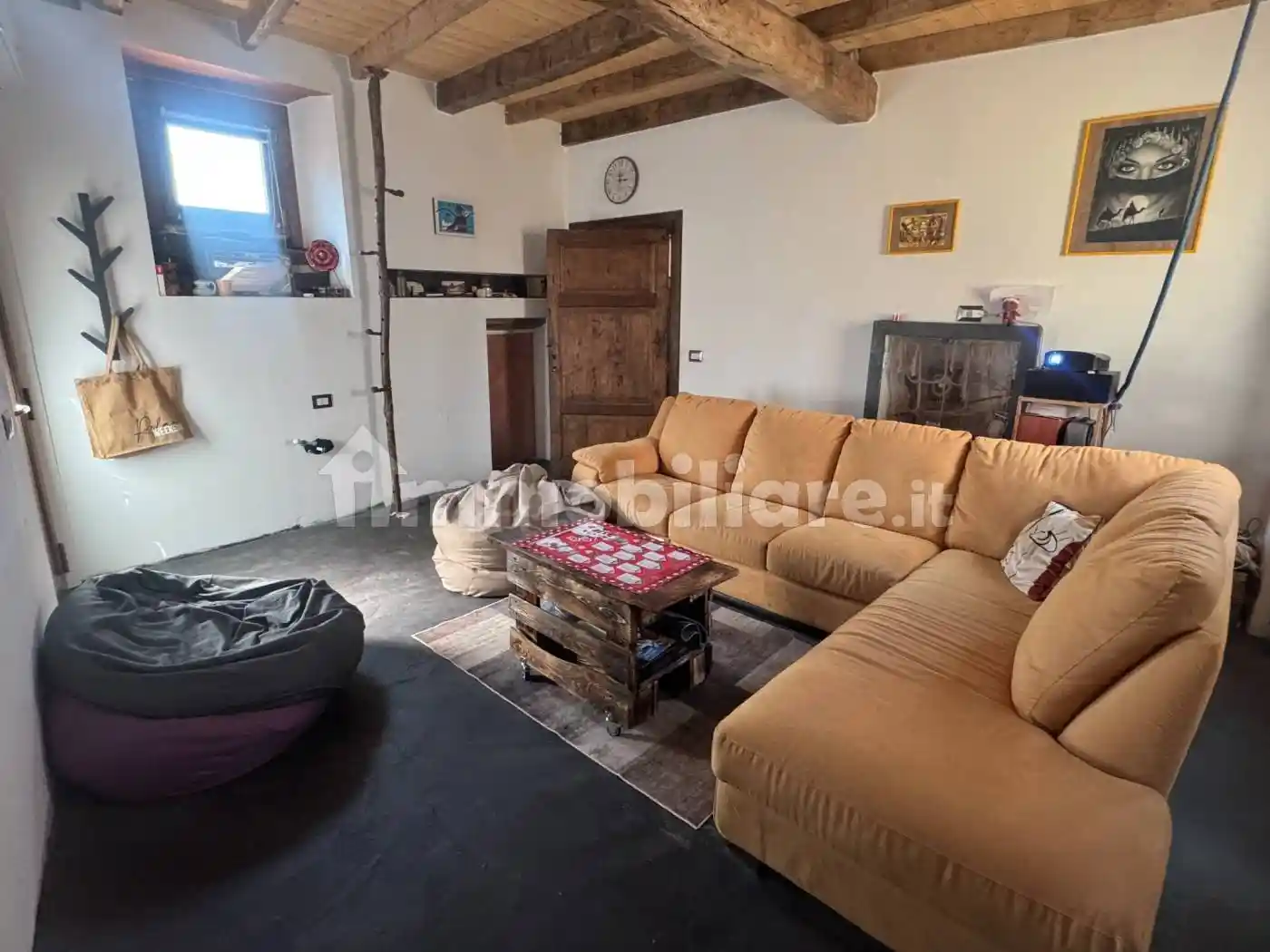 Casa indipendente in vendita a Azzio