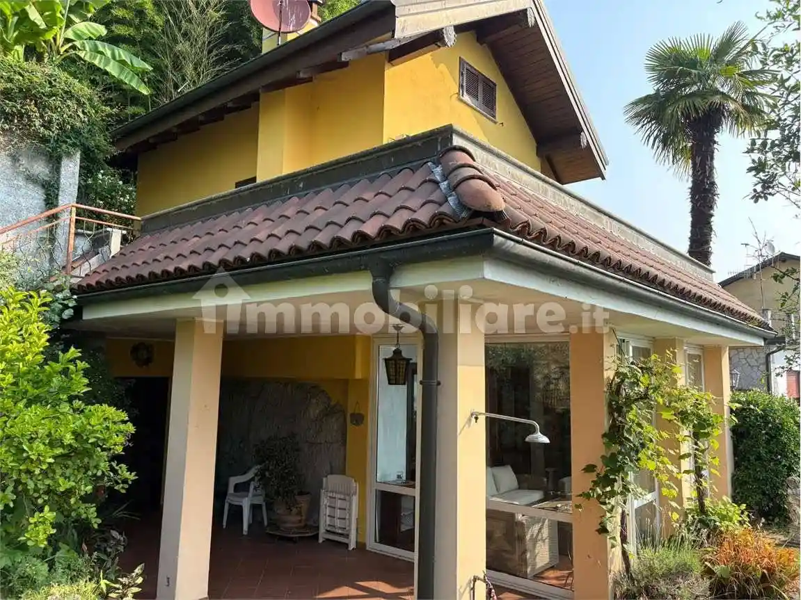 Casa indipendente in vendita a Ghiffa