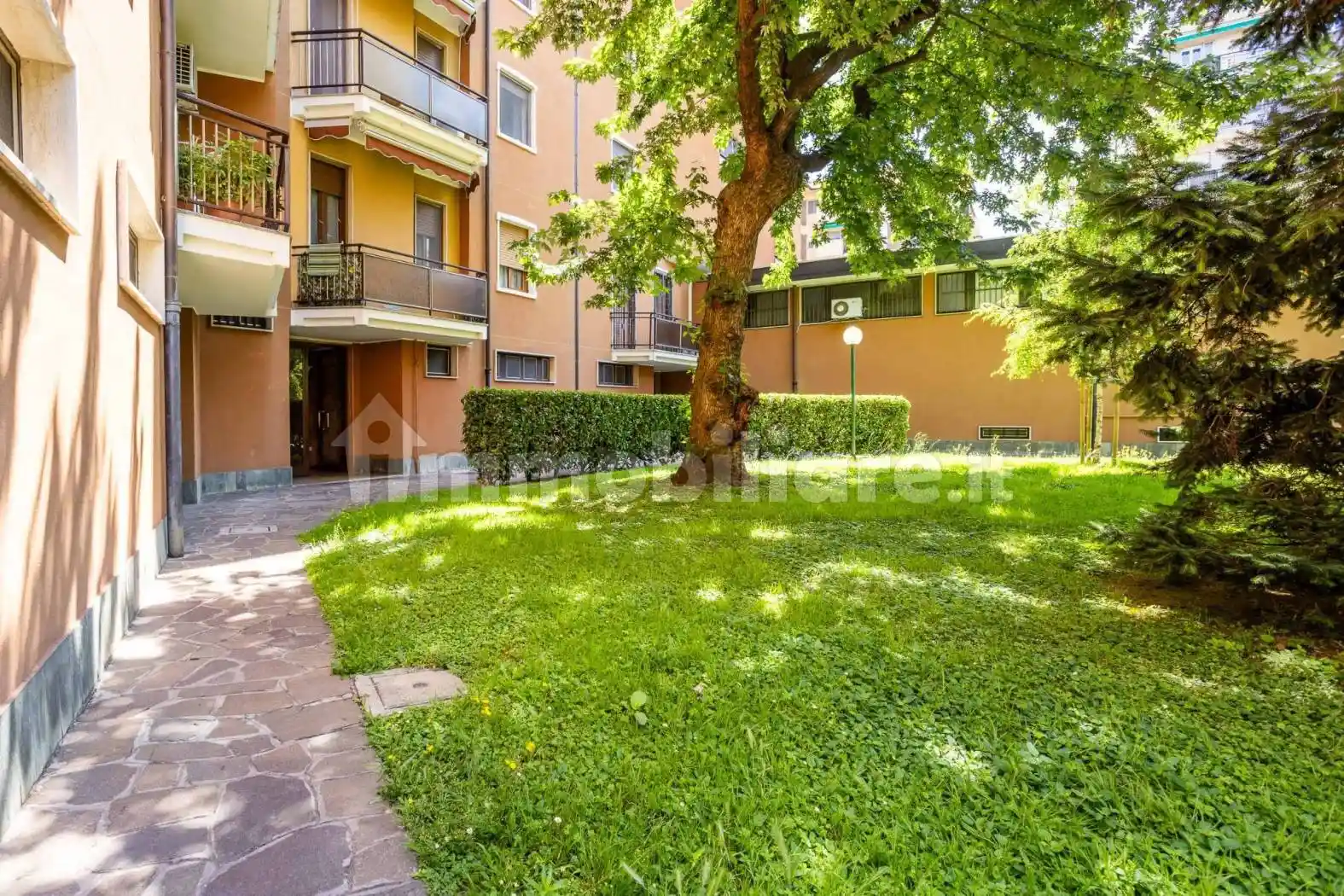 Appartamento in vendita a Trezzano sul Naviglio