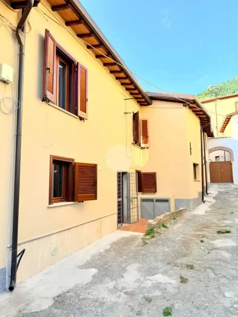 Appartamento in vendita a Barete
