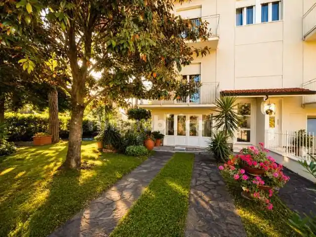 Villa in vendita a Camaiore