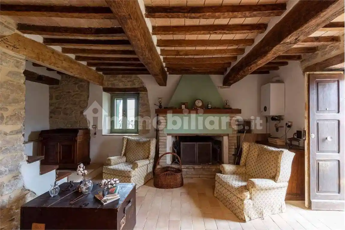 Rustico - Casale in vendita a Baschi