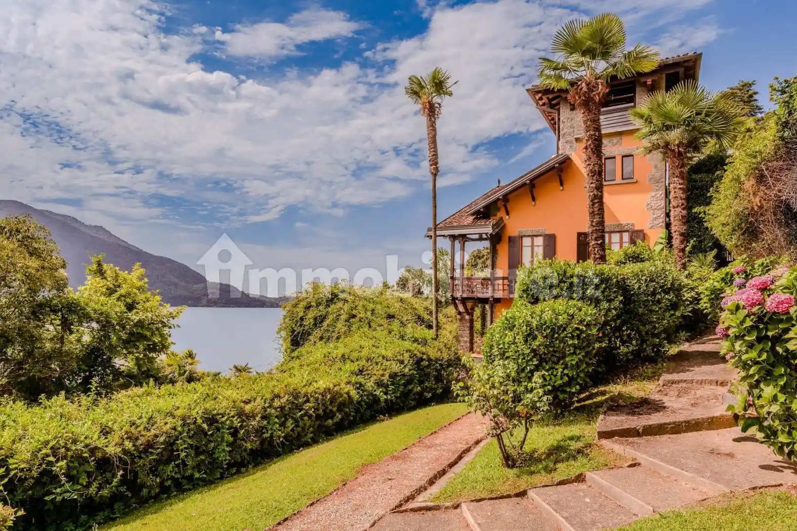 Villa in vendita a Ghiffa