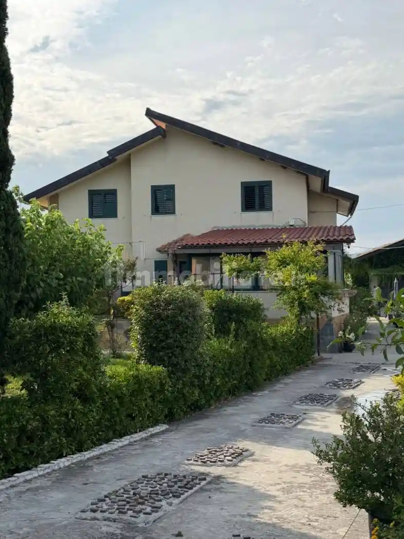 Villa in vendita a Pontecagnano Faiano