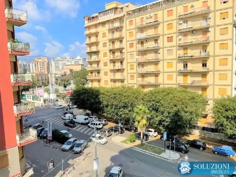 Appartamento in vendita a Palermo