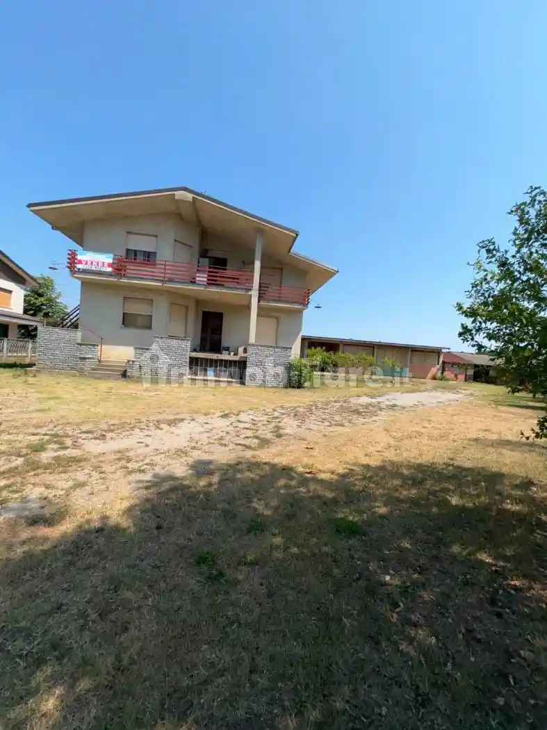 Villa in vendita a Farigliano