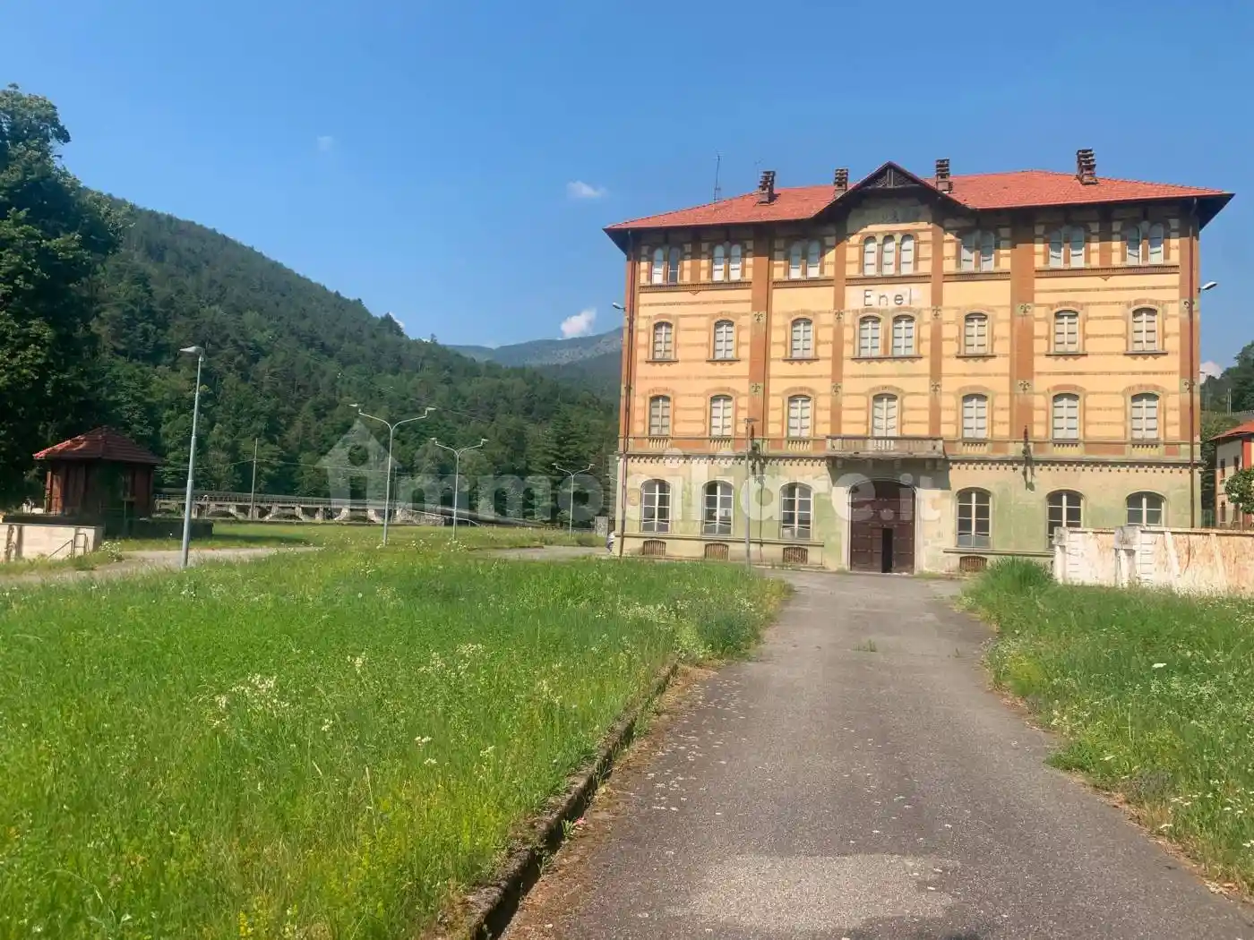 Palazzo - Edificio in vendita a Germagnano