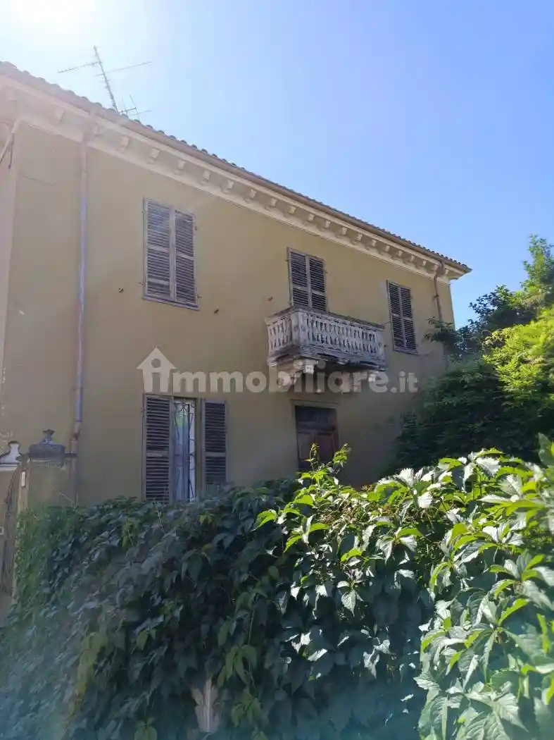 Villa in vendita a Casale Monferrato