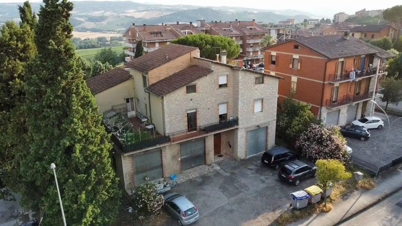 Casa indipendente in vendita a Todi
