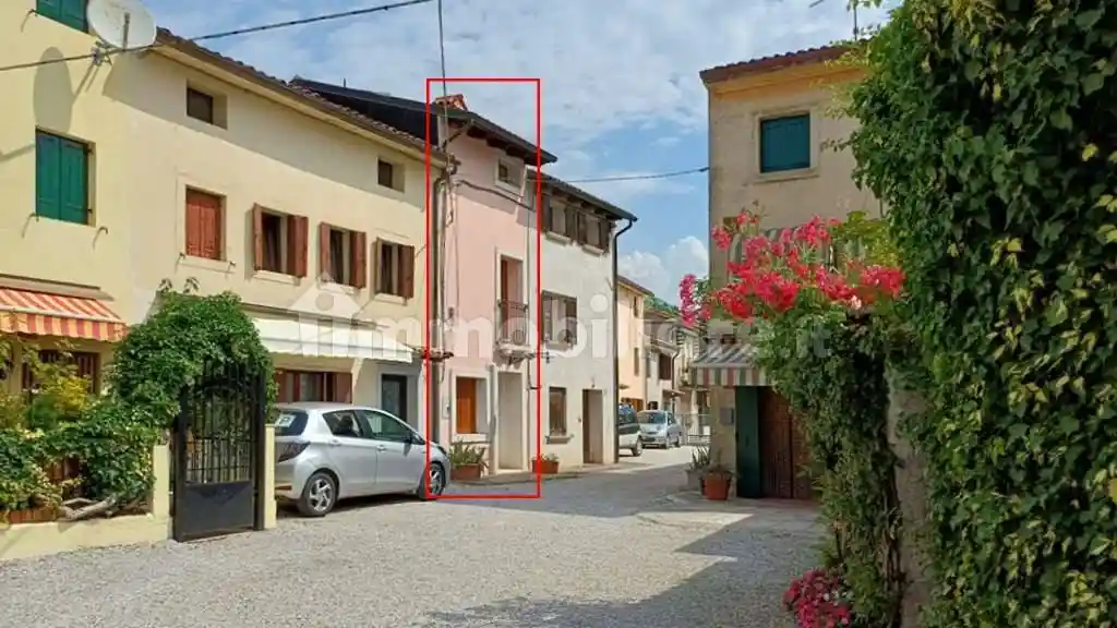 Casa indipendente in vendita a Vittorio Veneto