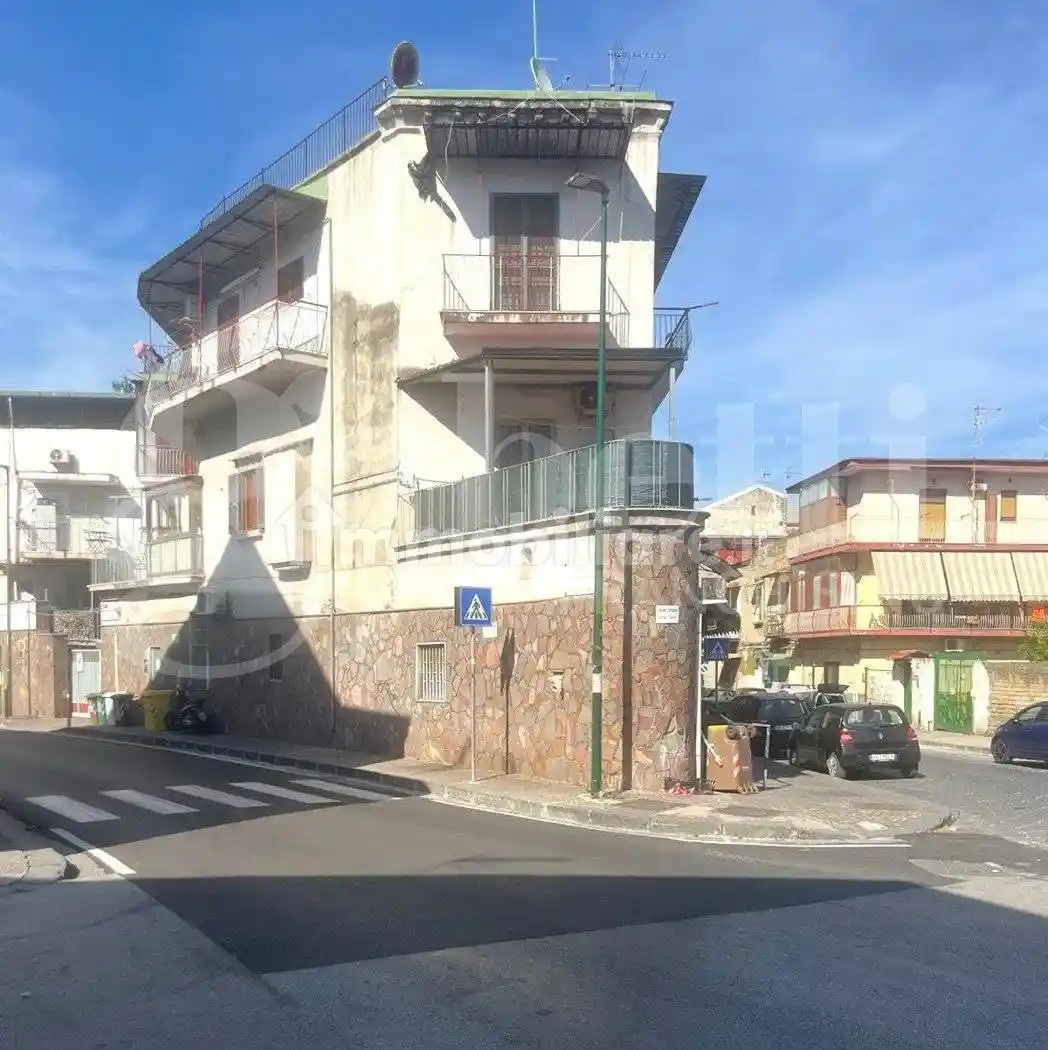Appartamento in vendita a Napoli