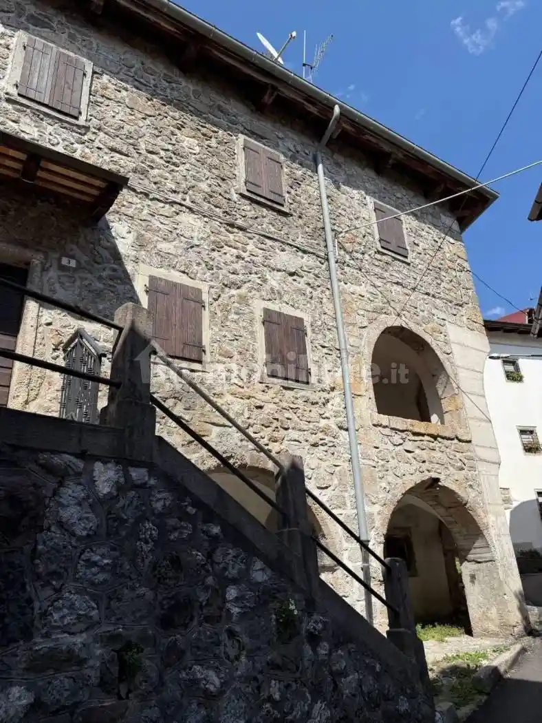 Casa indipendente in vendita a Paularo