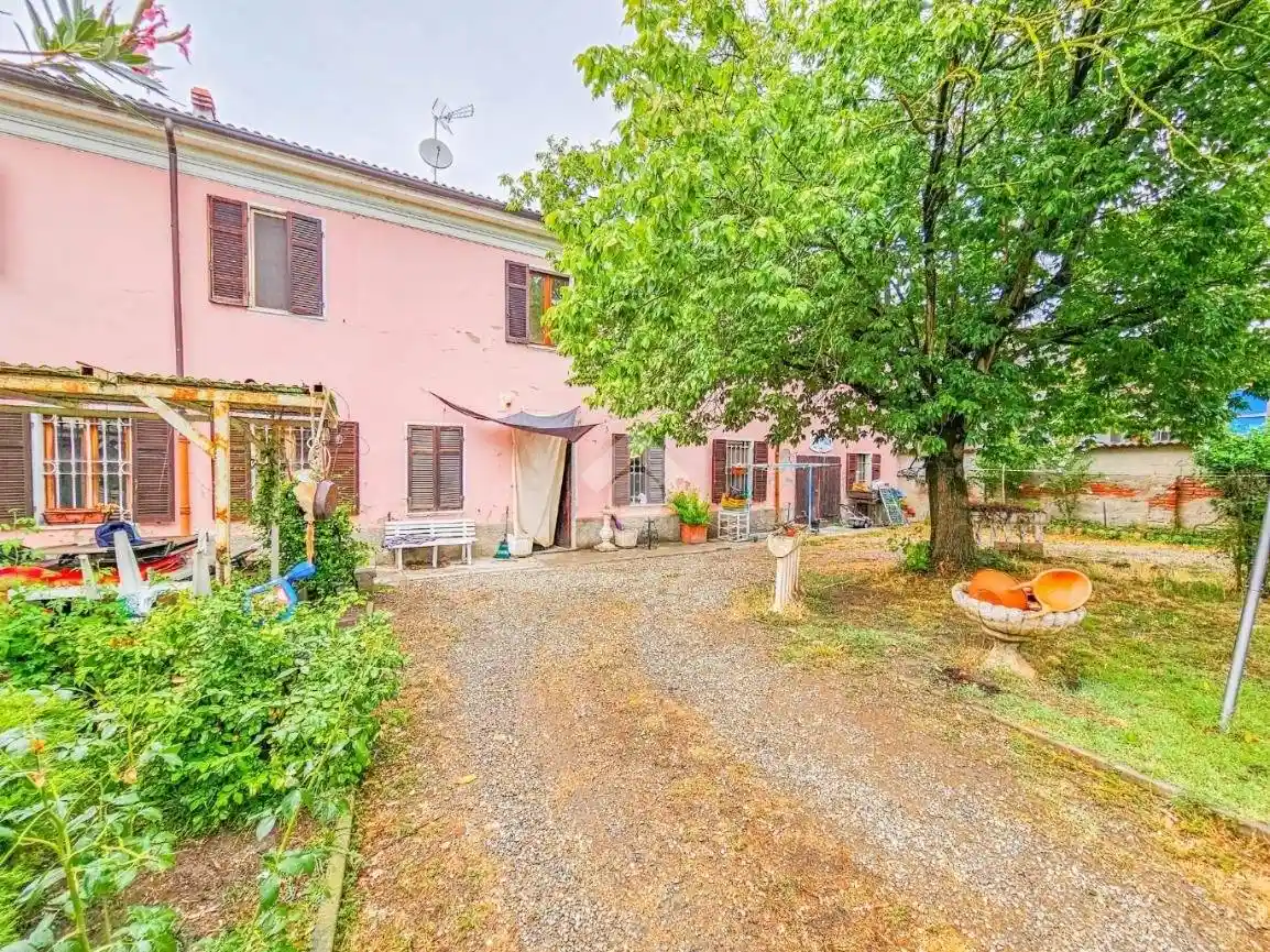 Casa indipendente in vendita a Alessandria