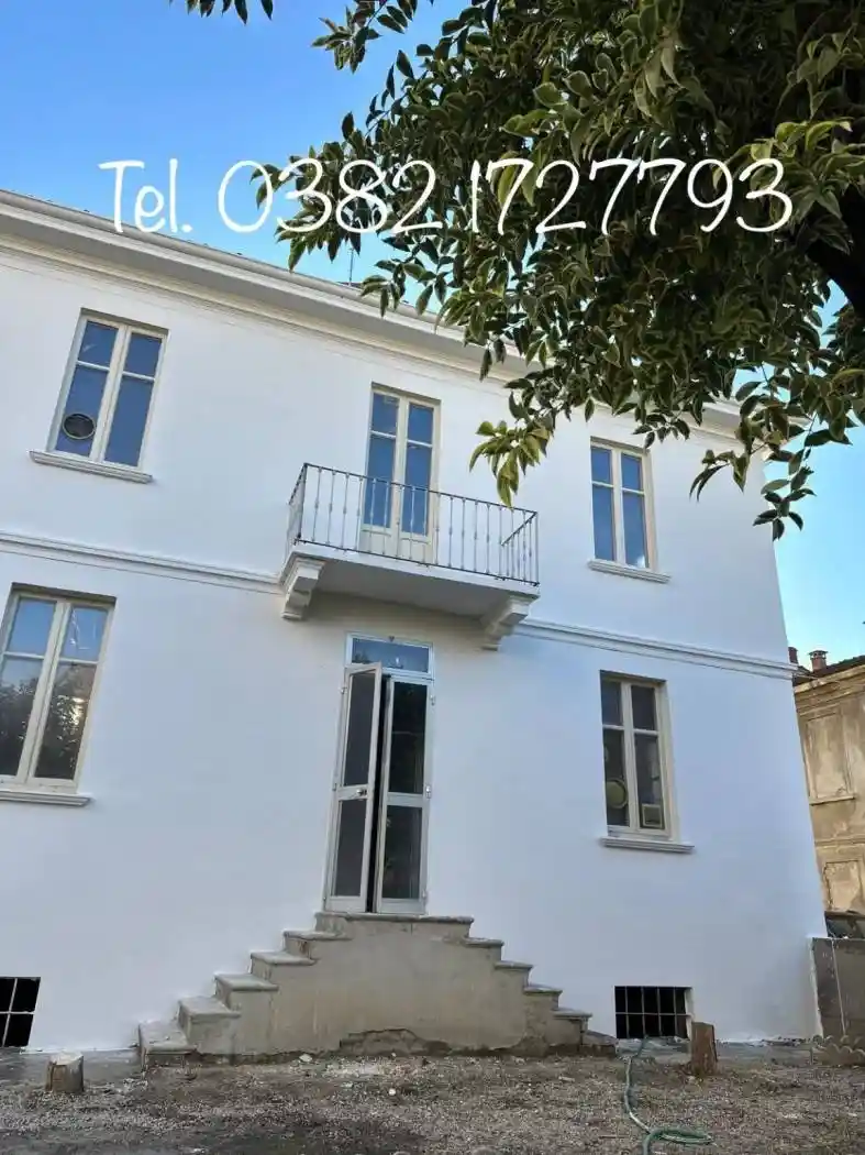 Villa in vendita a Stradella