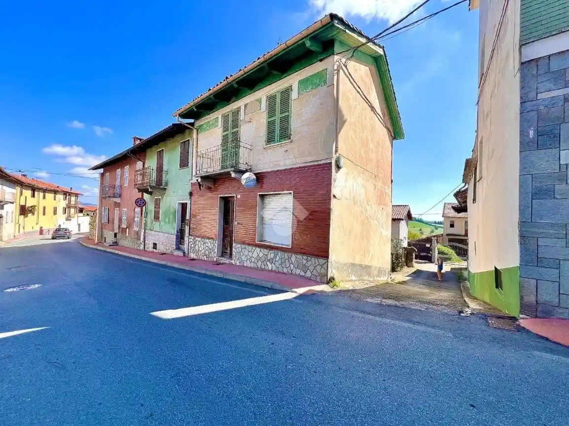 Casa indipendente in vendita a Montechiaro d'Asti
