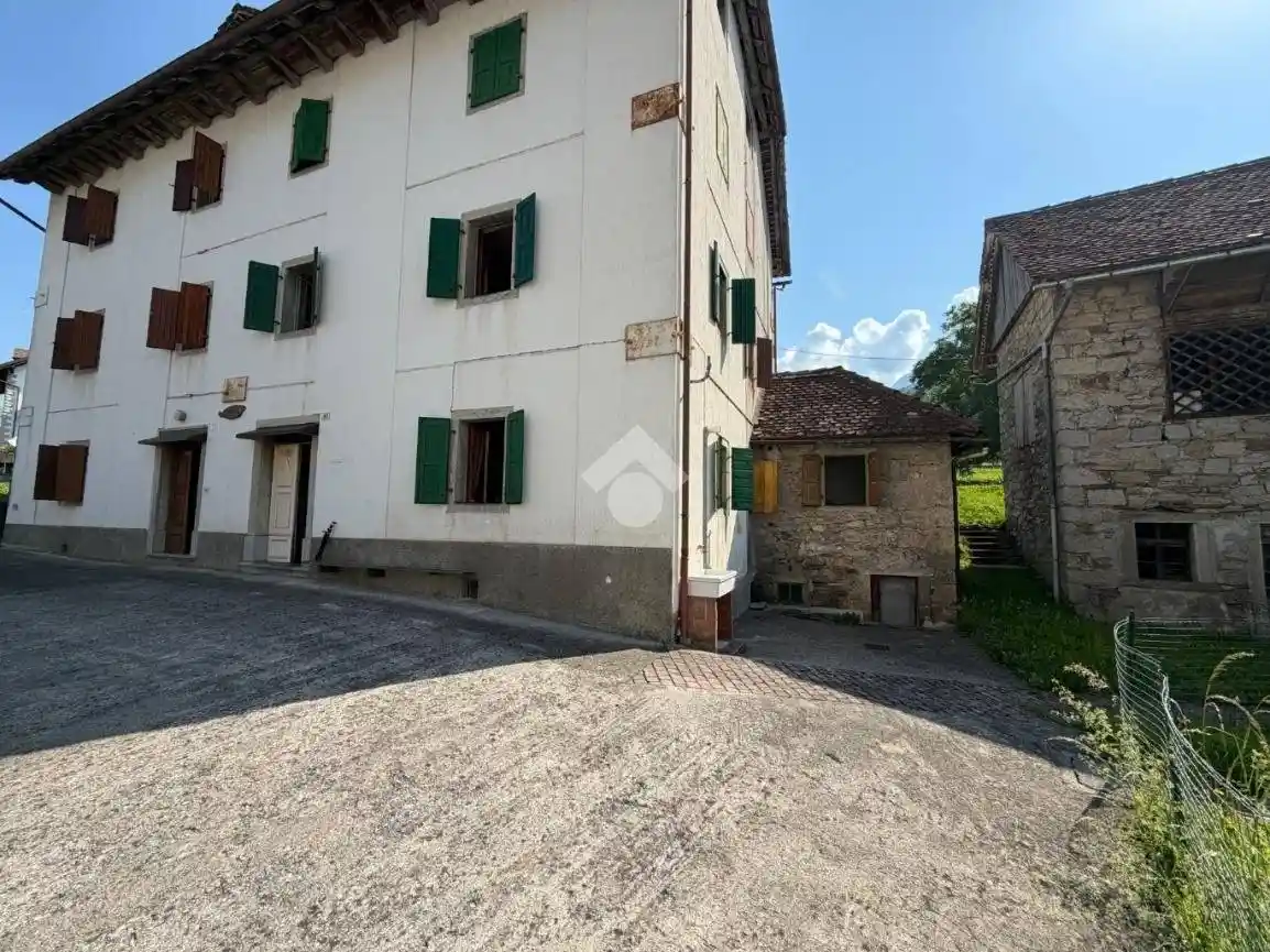 Casa indipendente in vendita a Ovaro