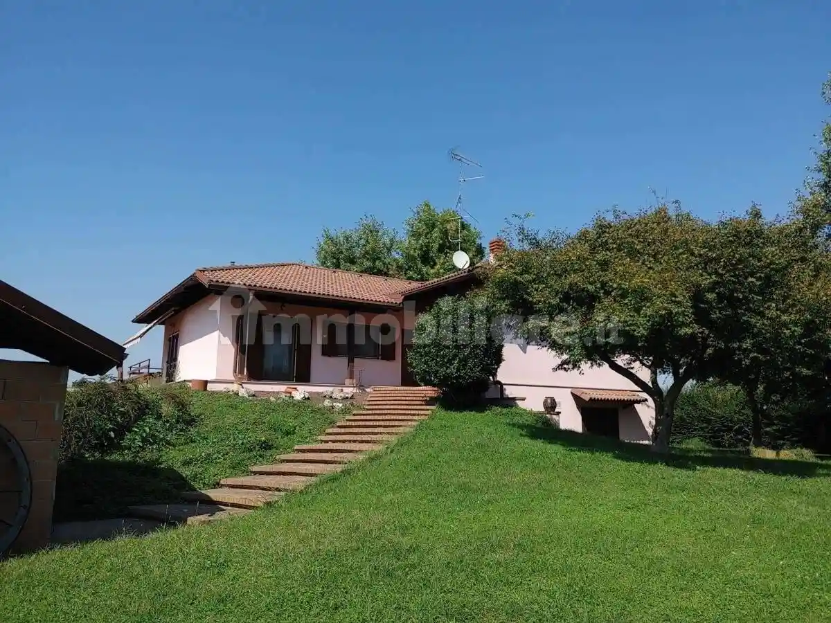 Villa in vendita a Villata