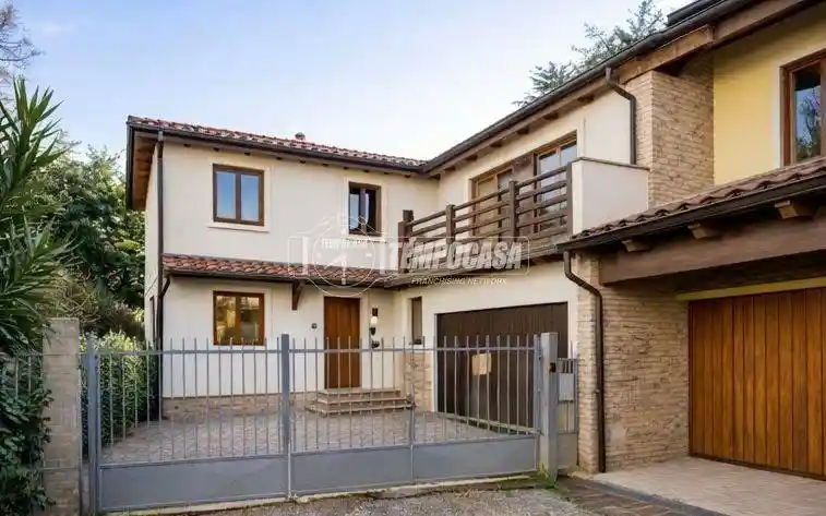 Villa in vendita a Reggio Emilia