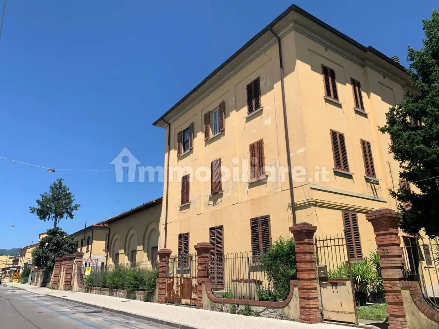 Palazzo - Edificio in vendita a Pistoia