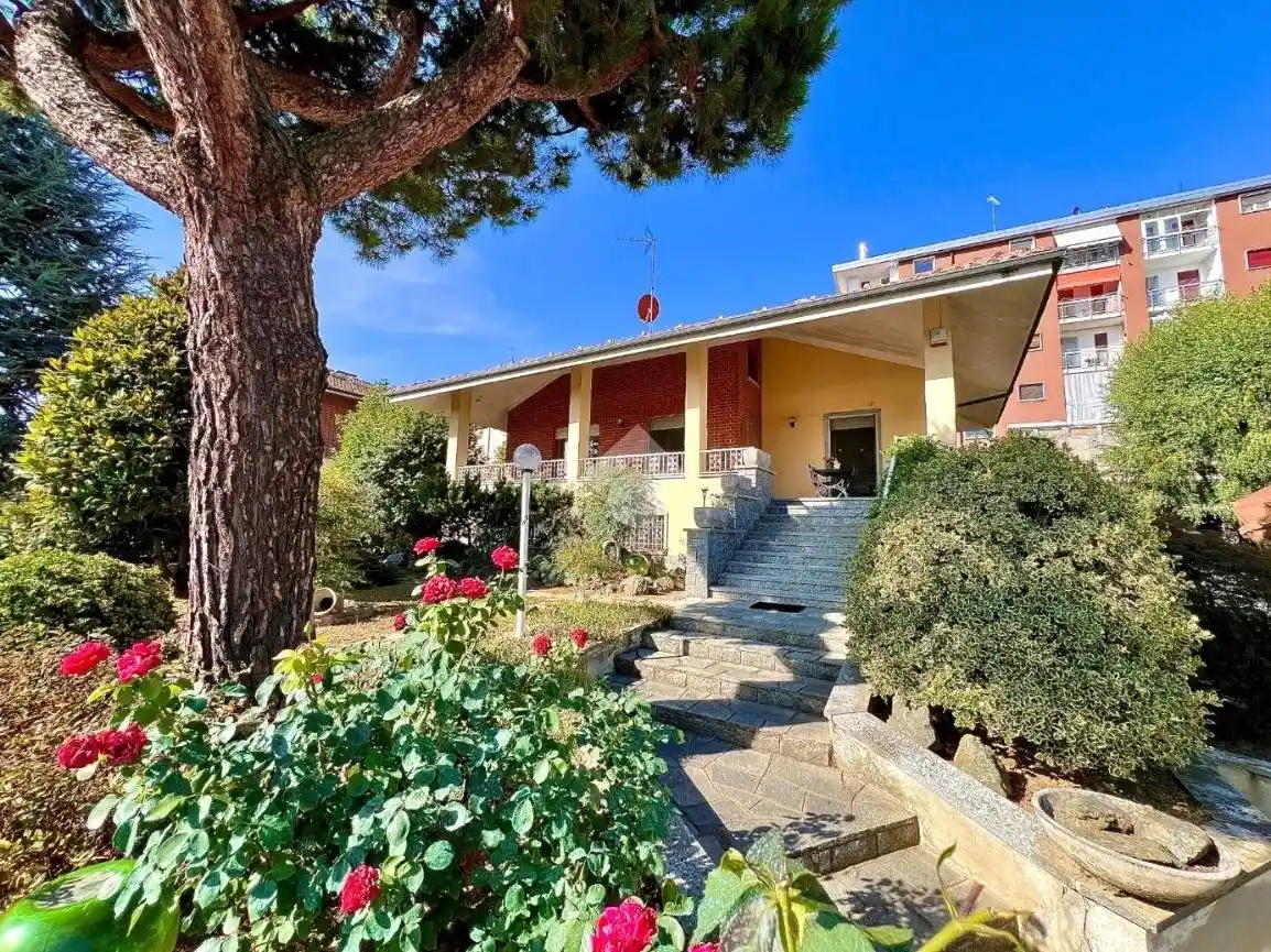 Villa in vendita a Castelnuovo Don Bosco
