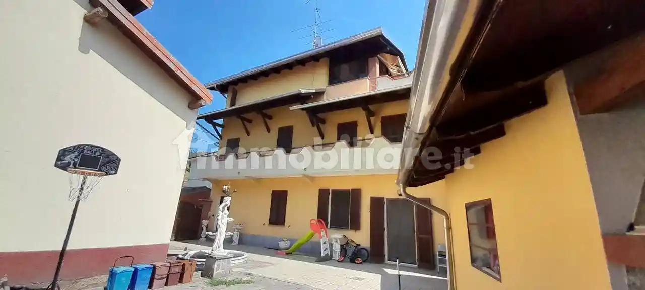 Villa in vendita a Briona