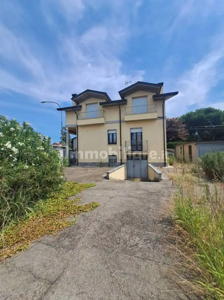 Villa in vendita a Parabiago