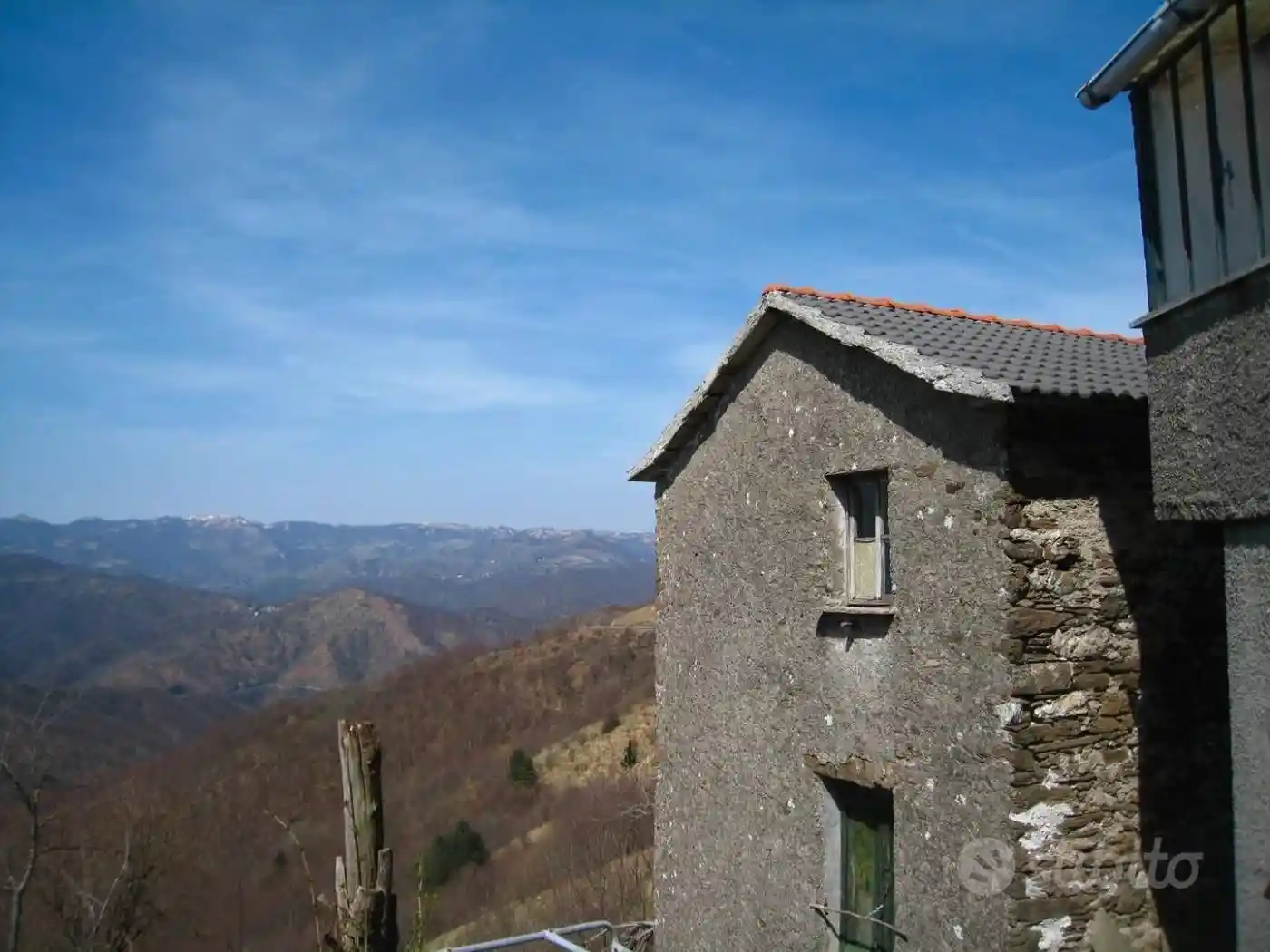 Palazzo - Edificio in vendita a Montebruno