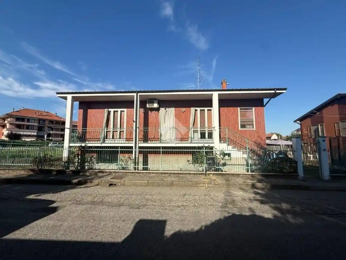 Casa indipendente in vendita a Trecate