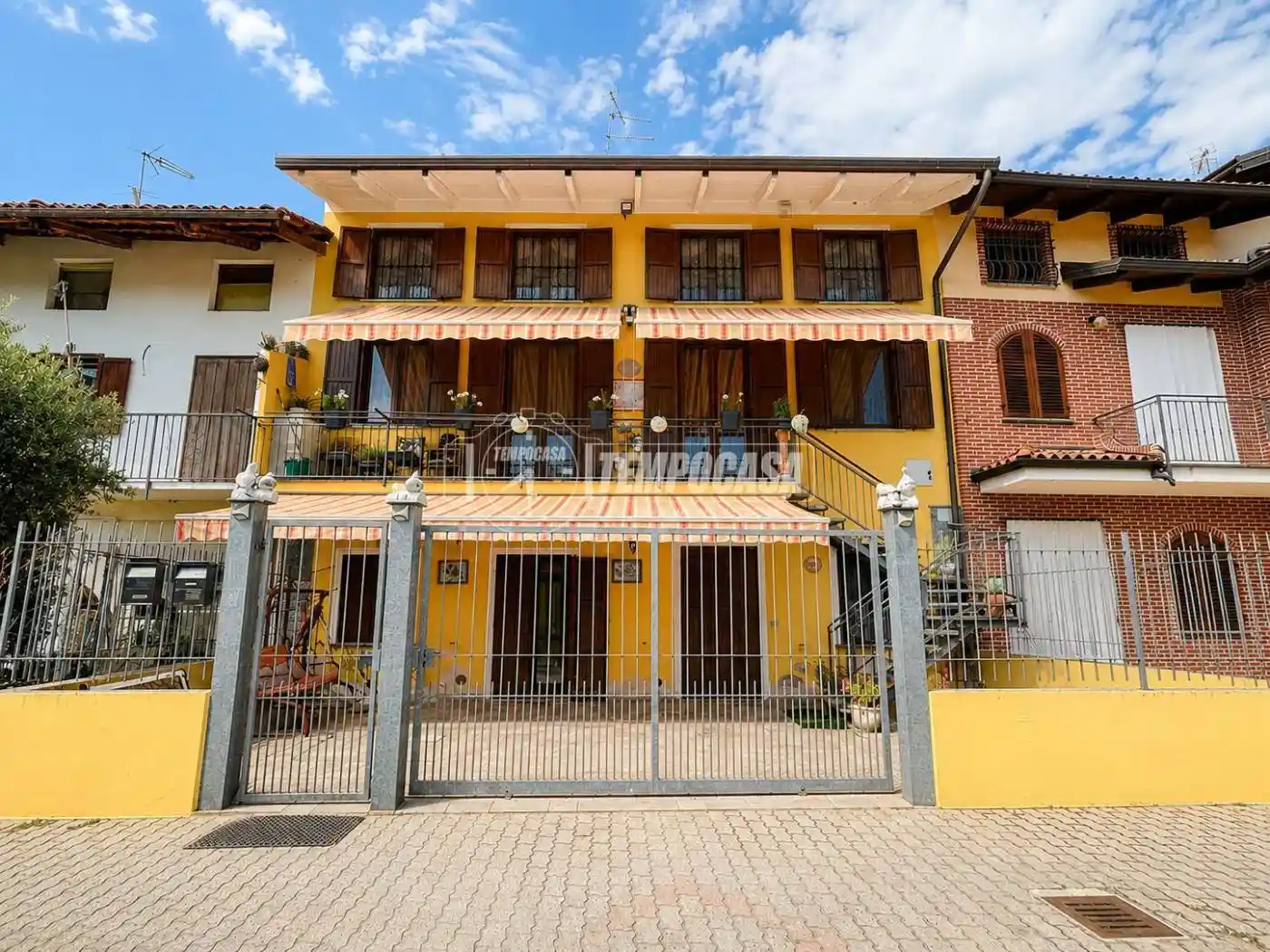 Casa indipendente in vendita a Alice Castello