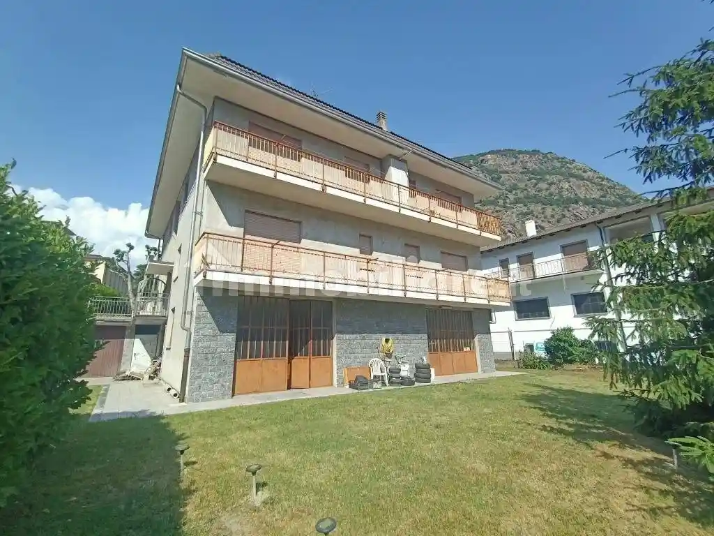 Appartamento in vendita a Verrès