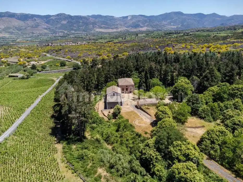 Rustico - Casale in vendita a Castiglione di Sicilia