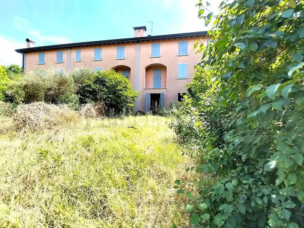 Villa in vendita a Finale Emilia