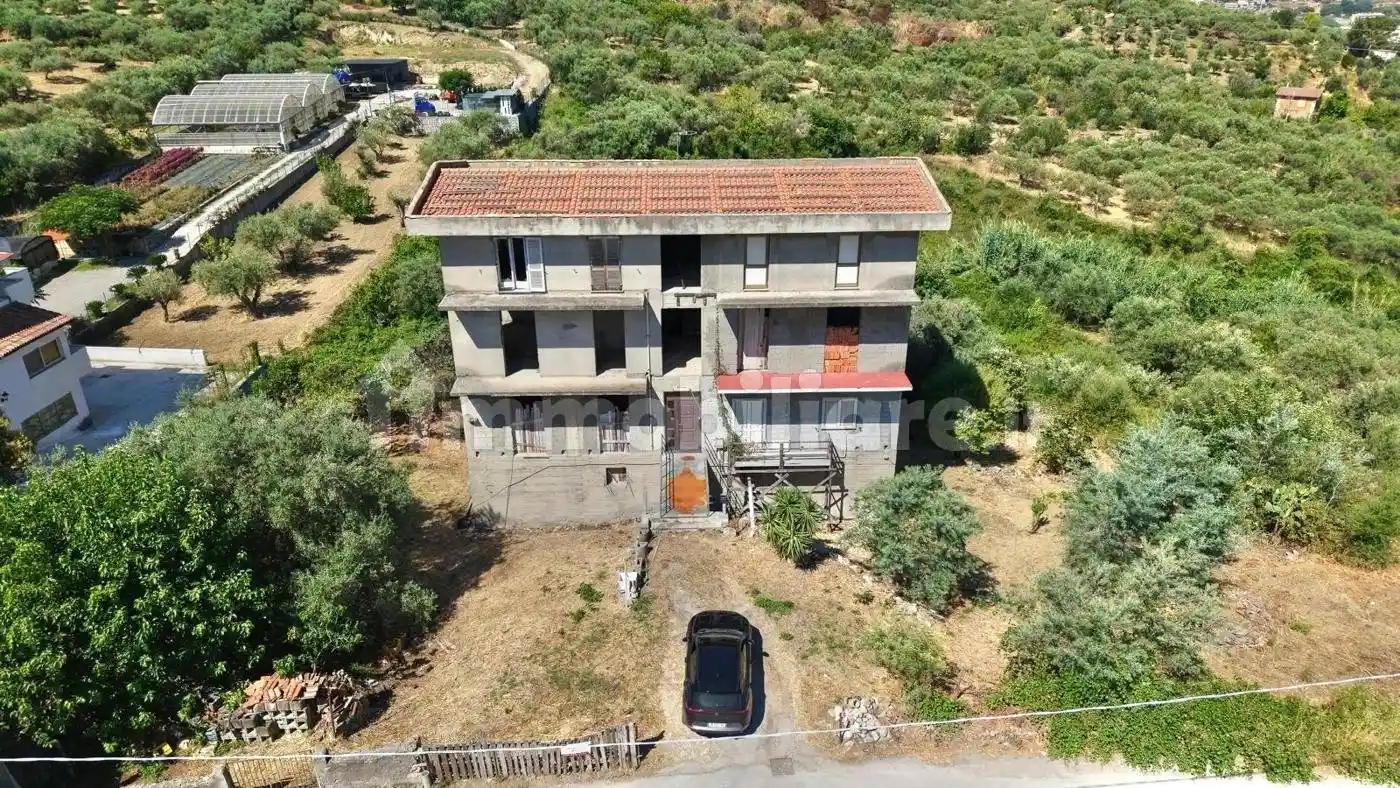 Casa indipendente in vendita a Barcellona Pozzo di Gotto