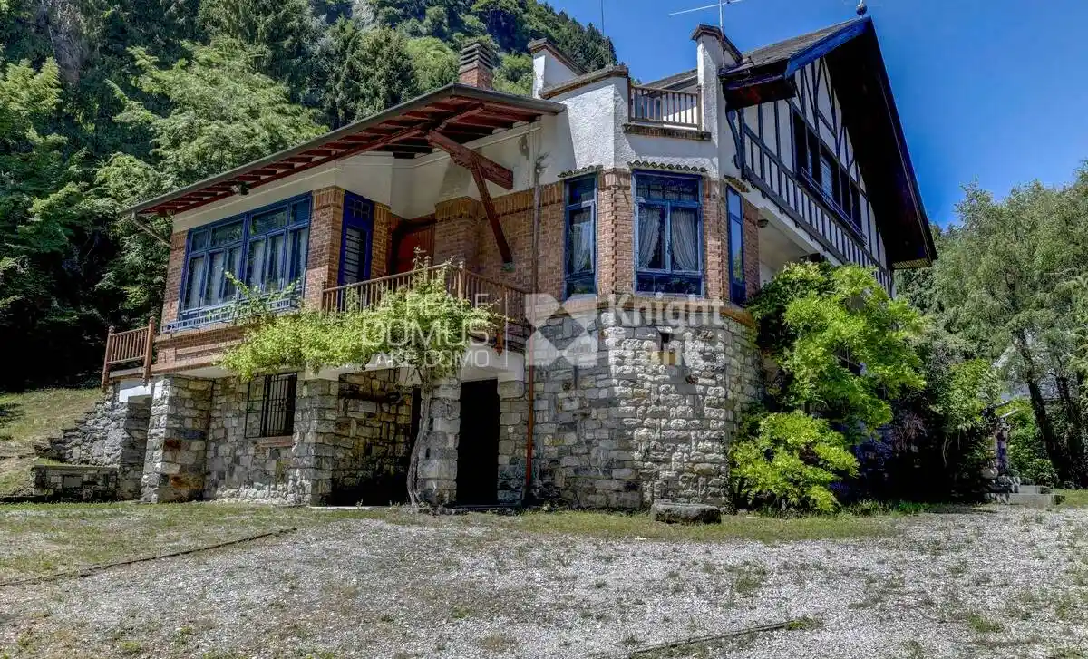 Villa in vendita a Magreglio